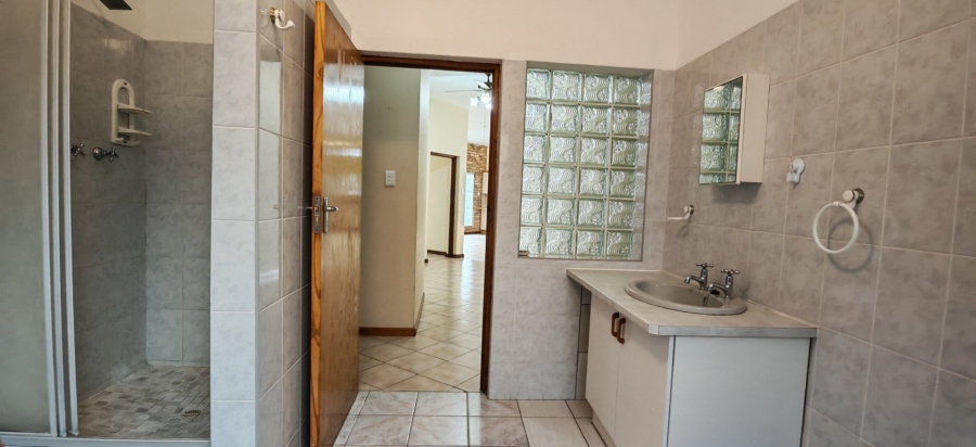5 Bedroom Property for Sale in Dana Bay Western Cape